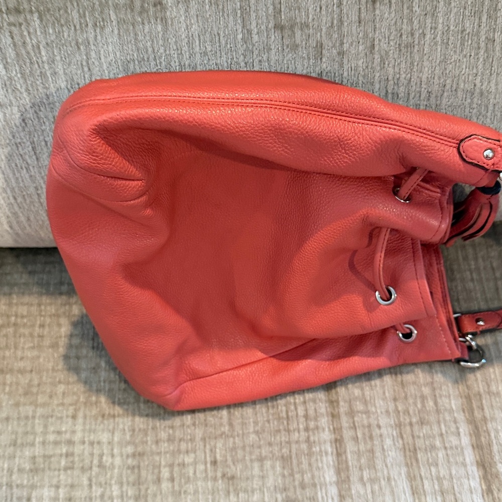 CoachAvery drawstring coral hobo bag Leather Bag with additional shoulder strap - Picture 7 of 12